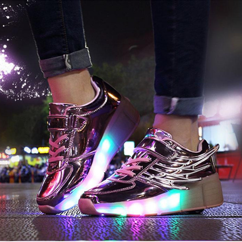 Jungen Mädchen LED Blinklichter Schuhe mit Rollen Skateboard Rollschuhe für Kinder